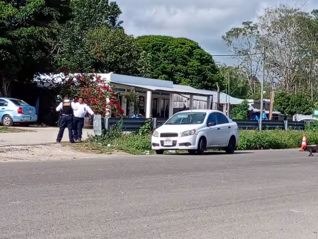 Un auto robado fue detectado por el REPUVE en Escárcega, Campeche