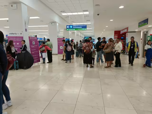 Tres vuelos madrugadores de VivaAerobus llegaron con retrasos de entre 17 y 65 minutos este sábado 28 de junio.