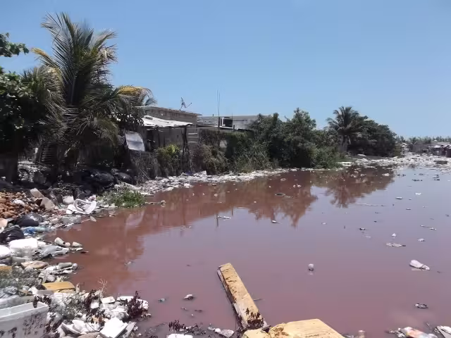 El plan incluye regularizar invasiones y mejorar el acceso a servicios públicos esenciales