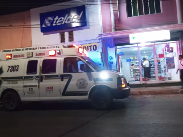 Joven empleada sufrió un bochornoso momento