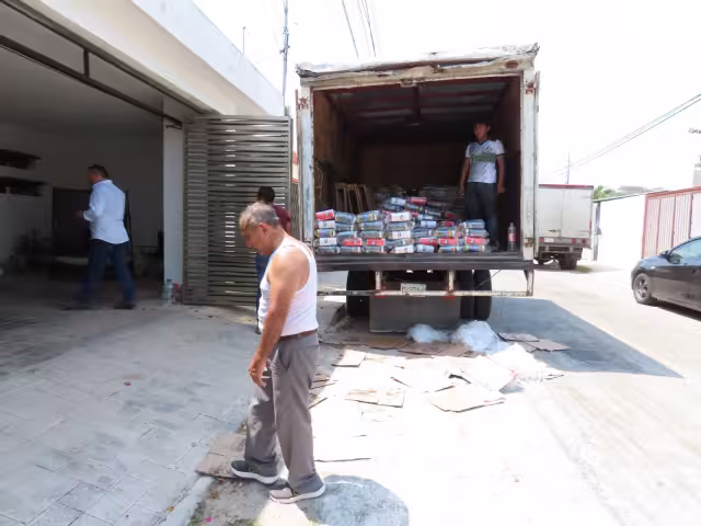 Residentes de Francisco de Montejo reportaron actividad sospechosa de descarga de despensas en una casa de la calle 53-B