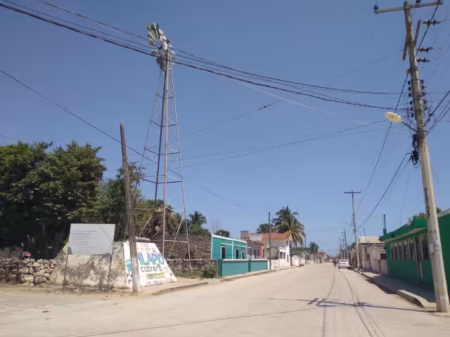 Tres comunidades de Hopelchén llevan casi 20 horas sin energía eléctrica.