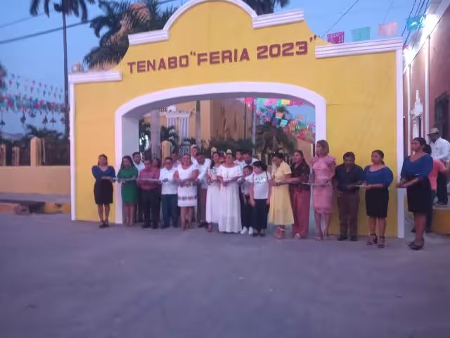 Con corte de listón y coronación inicia la feria Tenabo 2023