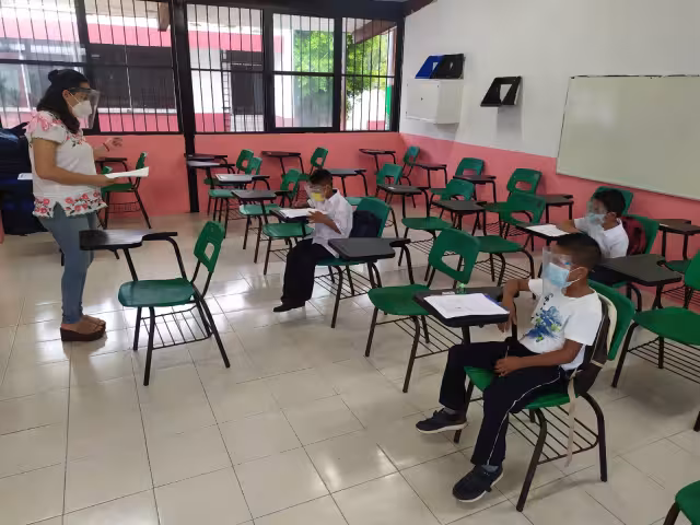 El día 17, los tutores deciden la manera de formación de sus hijos