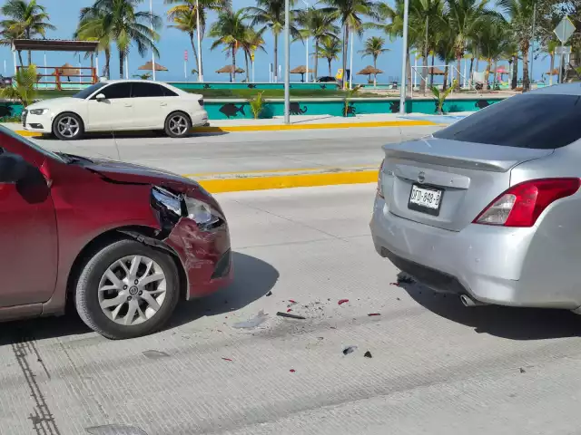 Ambas unidades resultaron con daños considerables pero sin dejar lesionados