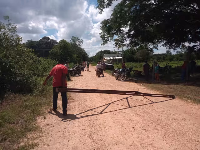 Habitantes señalan que por esta zona transitan sospechosos en camionetas de lujo