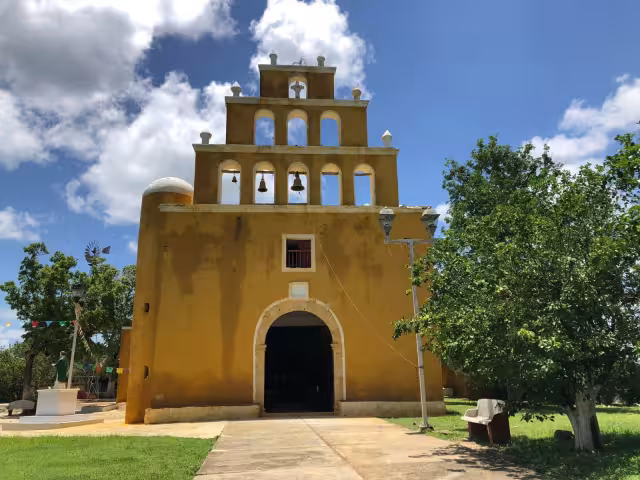El 25 de junio del año pasado, una tormenta eléctrica dañó la iglesia de San Pedro Apóstol