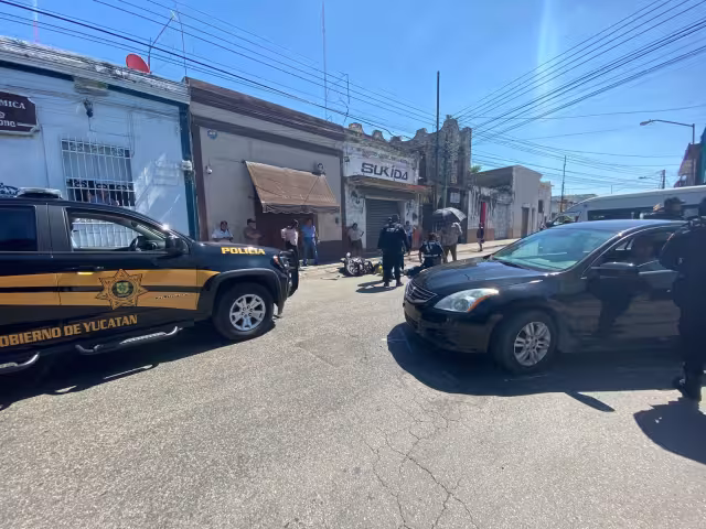 Desde la comodidad de su auto y con el clima artificial, el implicado realizó los trámites