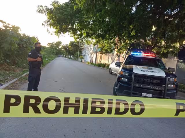 Autoridades policiacas reportaron el hallazgo de una narcofosa en Cancún