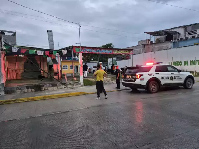 Vecinos reportan a hombre muerto en improvisado cuarto de lámina en la Caleta