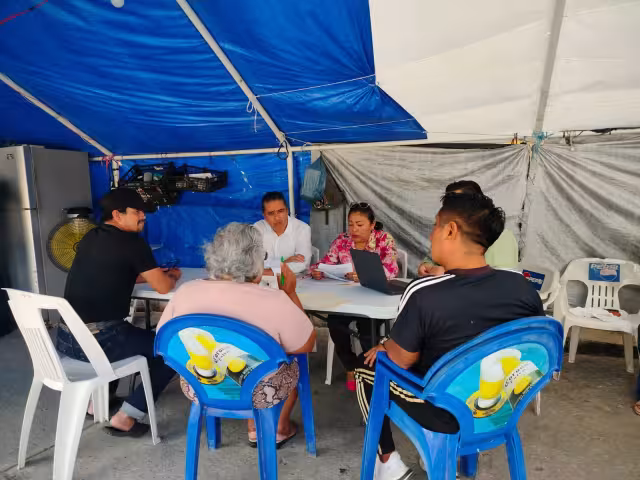 Extrabajadores del Ayuntamiento exigen justicia tras despidos y deudas impuestas