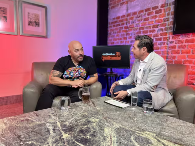 Lupillo y Yordi platicaron sobre diversas situaciones en la vida del cantante. Foto: Twitter @YordiRosado