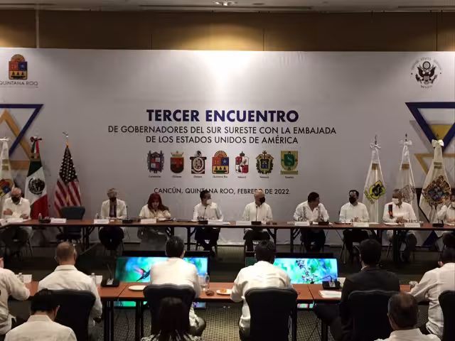 El encuentro de gobernadores con el Embajador de Estados Unidos en México, Ken Salazar, se desarrolla en Cancún