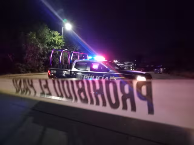 Los policías llegaron a ambos puntos para tomar conocimiento de los ataques con armas de fuego en Cancún
