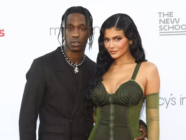 Kylie Jenner le dio la bienvenida a su segundo hijo y lo presentó en redes