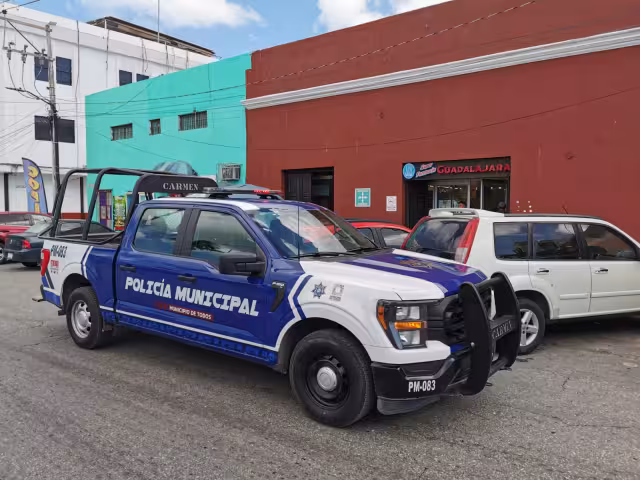 Una clienta reportó el robo de su celular y otra clienta el de su monedero.