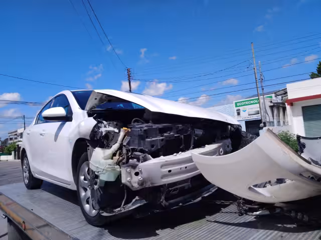 Cuatro turistas terminaron lesionadas y perdieron su vuelo tras aparatoso choque en Mérida