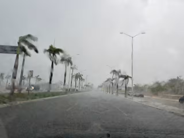 Rayos y lluvias: acciones peligrosas que debes evitar en Campeche