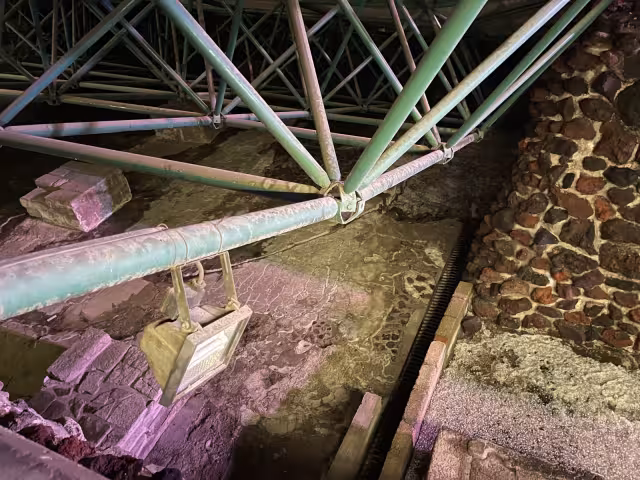 En el lugar se encontraba un oficial, quien se encuentra sin heridas