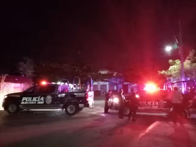 Cuando elementos municipales llegaron al sitio, el cuerpo aún estaba prendido