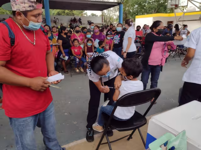 Los niños y niñas recibirán la dosis de Pfizer, la única autorizada para ser utilizada en personas menores de 18 años en México