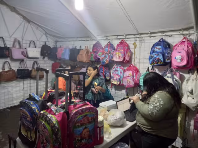 Las actividades continuarán este fin de semana con bailes populares, pasarelas y la oportunidad de adquirir mochilas a precios competitivos