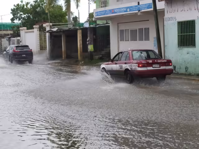 A pesar de no haber aún una alerta ciclónica, se recomienda estar  pendiente de los reportes climatológicos