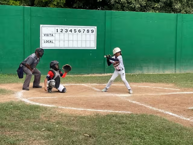 Taxistas de Cancún dejaron tendidos a los Astros de Astra y Broncos de la Región 95