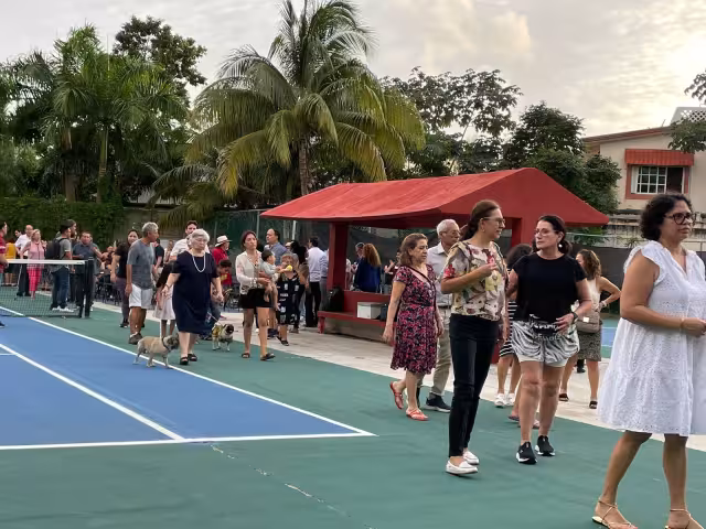 La  Academia de Tenis Kim se encuentra en polémica con vecinos de Cancún