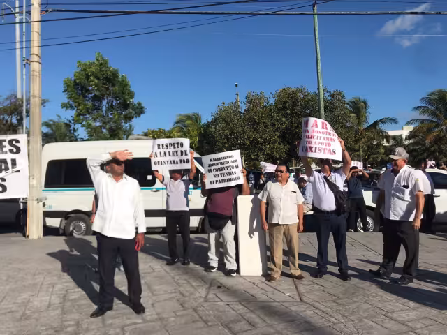 Las protestas de taxistas contra Uber comenzaron desde temprano