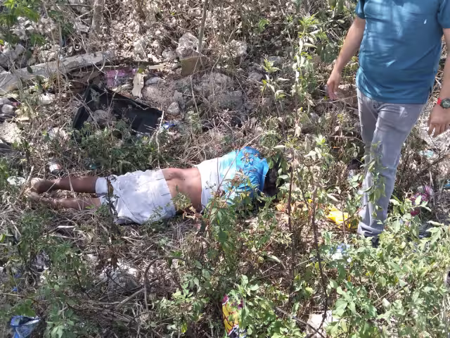 Paramédicos de una ambulancia particular arribaron al lugar y le brindaron los primeros auxilios