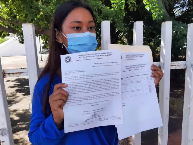 Yajaira Ajanel Alejo, representante de la Fener, afirmo que las escuelas de los grupos antorchistas están en malas condiciones