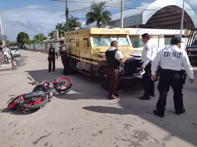 La acompañante presentó una posible fractura de cráneo y el conductor de la moto resultó con lesiones en una las extremidades inferiores