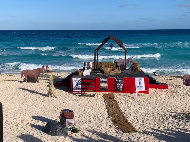 “Navidad en la Playa” regresó a lo grande en su cuarta edición este sábado 10 de diciembre