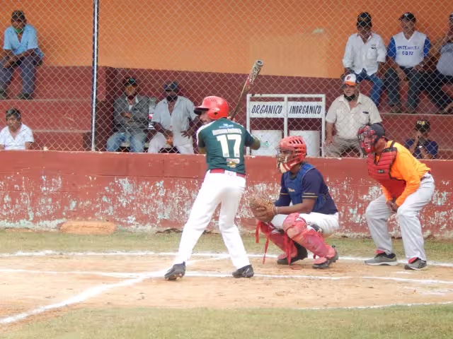 Entre las ligas locales que entrarán en un receso, por el incremento de casos de COVID, están las de futbol, beisbol y basquetbol