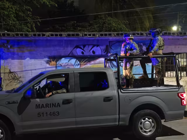 Elementos de la Marina llegaron al lugar de los hechos.