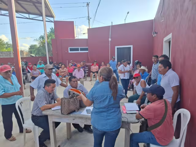 Cuatro aspirantes a la comisaría ejidal de Pomuch firmaron un acuerdo de civilidad.