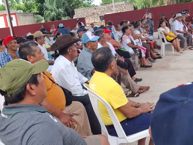En la reunión se discutieron diferentes problemáticas.