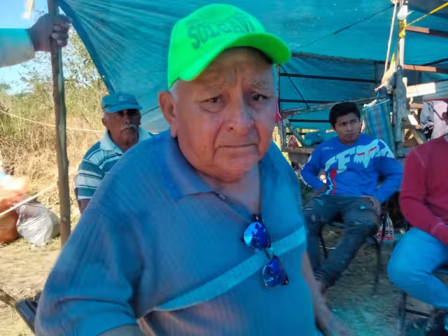 Los pobladores relatan que ni siquiera pueden bañarse, ya que el agua contaminada les produce erupciones en el cuerpo