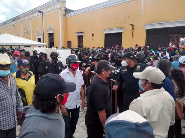 Las votaciones se retrasaron más de dos horas lo que generó molestia entre los pobladores