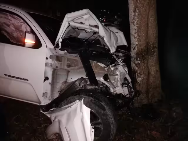 Al sitio acudieron elementos de la Policía Quintana Roo y paramédicos para atender a los conductores