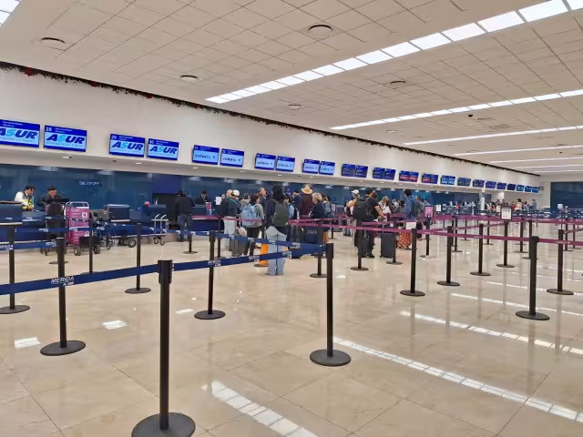 Vuelo 220 de Volaris llegó con 47 minutos de retraso desde la Ciudad de México