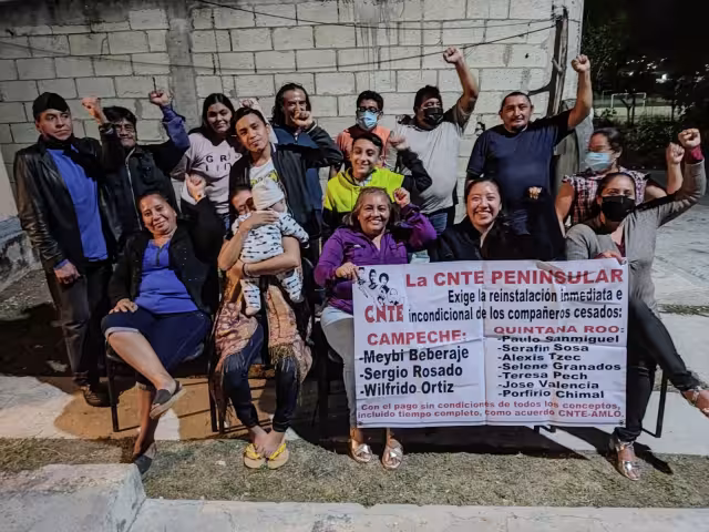 Pelean por la reinstalación de varios docentes, así como el pago de prestaciones sin condiciones