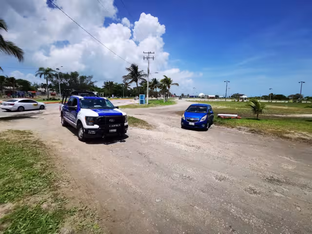 Policía asegura auto tras evento en concha acústica por posible abandono