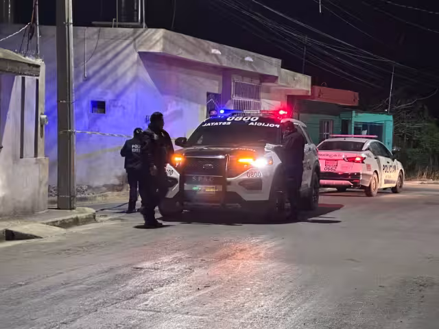 Sujetos en motocicleta realizaron al menos cuatro detonaciones de arma de fuego contra una vivienda.