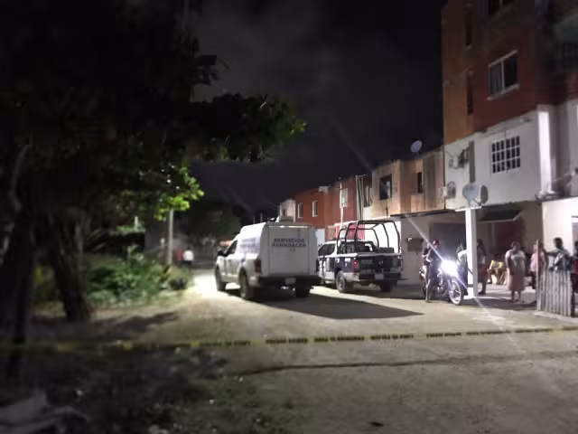 Fue señalado por tener relaciones sexuales con una menor de edad, aseguraron los vecinos