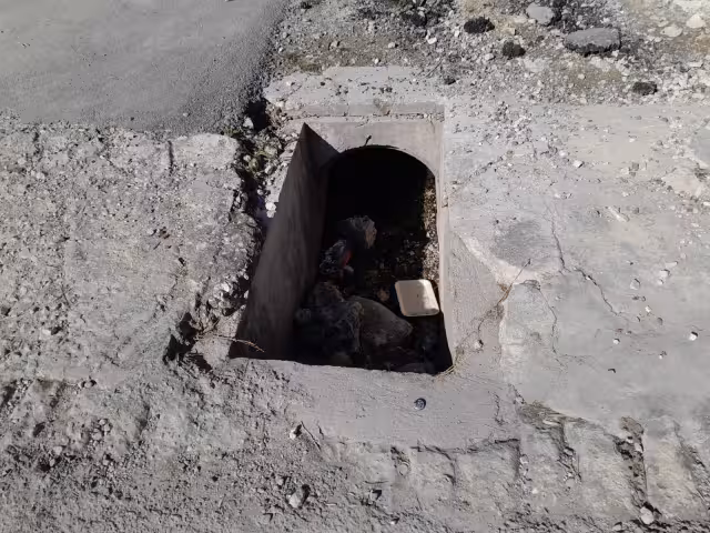 Los delincuentes se llevan las alcantarillas para venderlas por unos cuantos pesos