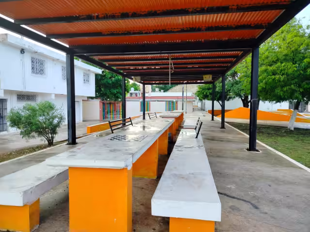 Falta de iluminación en parque afecta juegos de lotería en Campeche