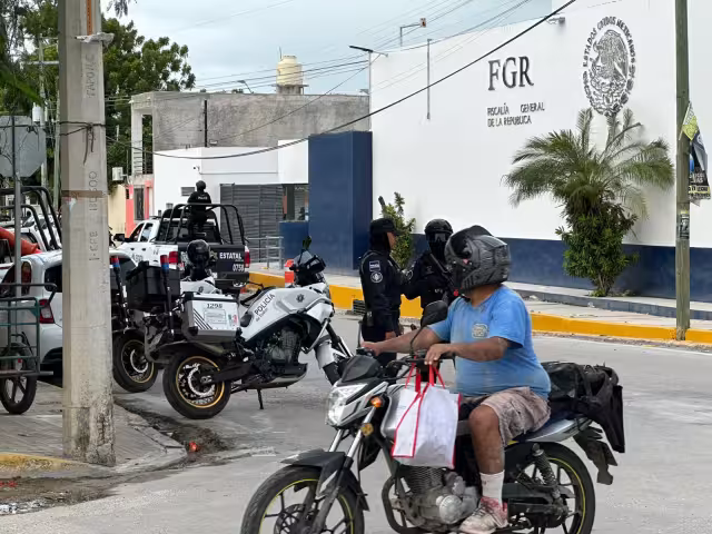Los detenidos fueron puestos a disposición de la FGR, mientras los menores quedaron bajo resguardo.