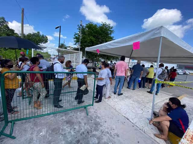 Este lunes arrancó la aplicación de la segunda dosis de Pfizer